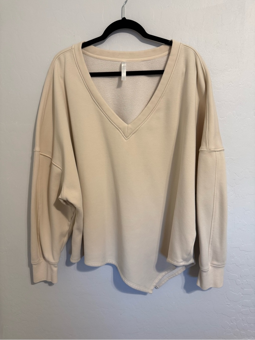 Cream V-Neck Asymetric Sweatshirt